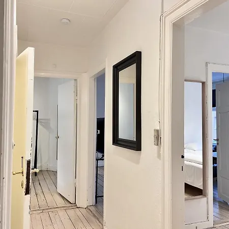 Two Bedroom In Copenhagen, Rantzausgade 32, Apartment