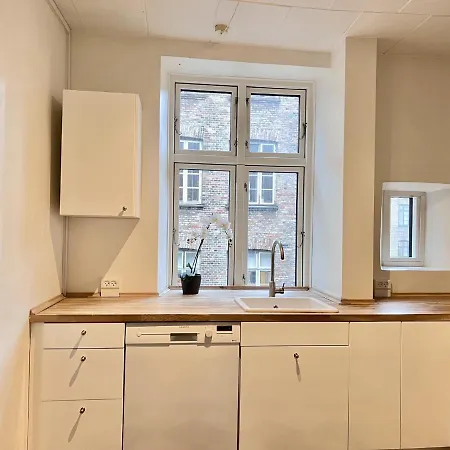 Two Bedroom In Copenhagen, Rantzausgade 32,
